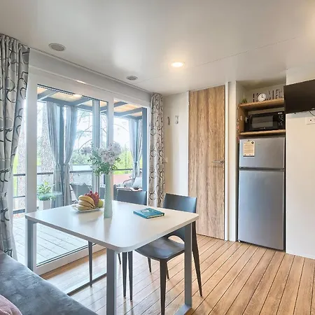 Total Escape Mobile Mocca Camp Porton Biondi