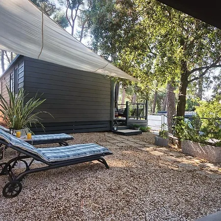 Total Escape Mobile Mocca Camp Porton Biondi * Ρόβινι