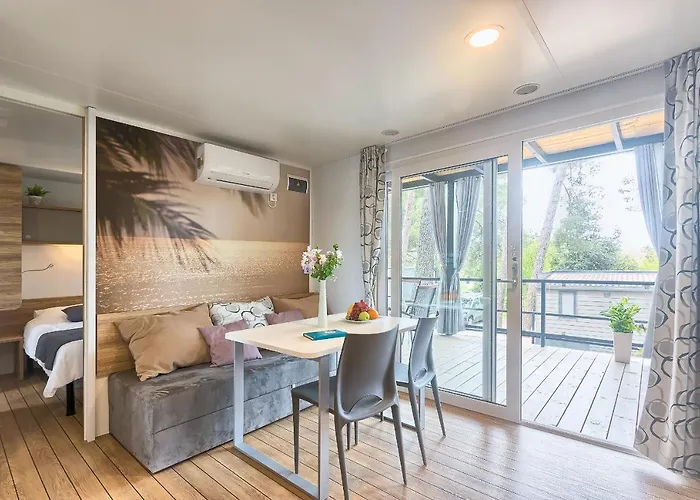 Total Escape Mobile Mocca Camp Porton Biondi Ρόβινι